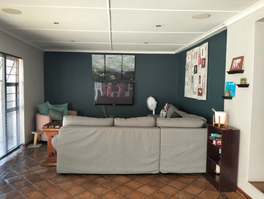 4 Bedroom Property for Sale in Beacon Bay Eastern Cape